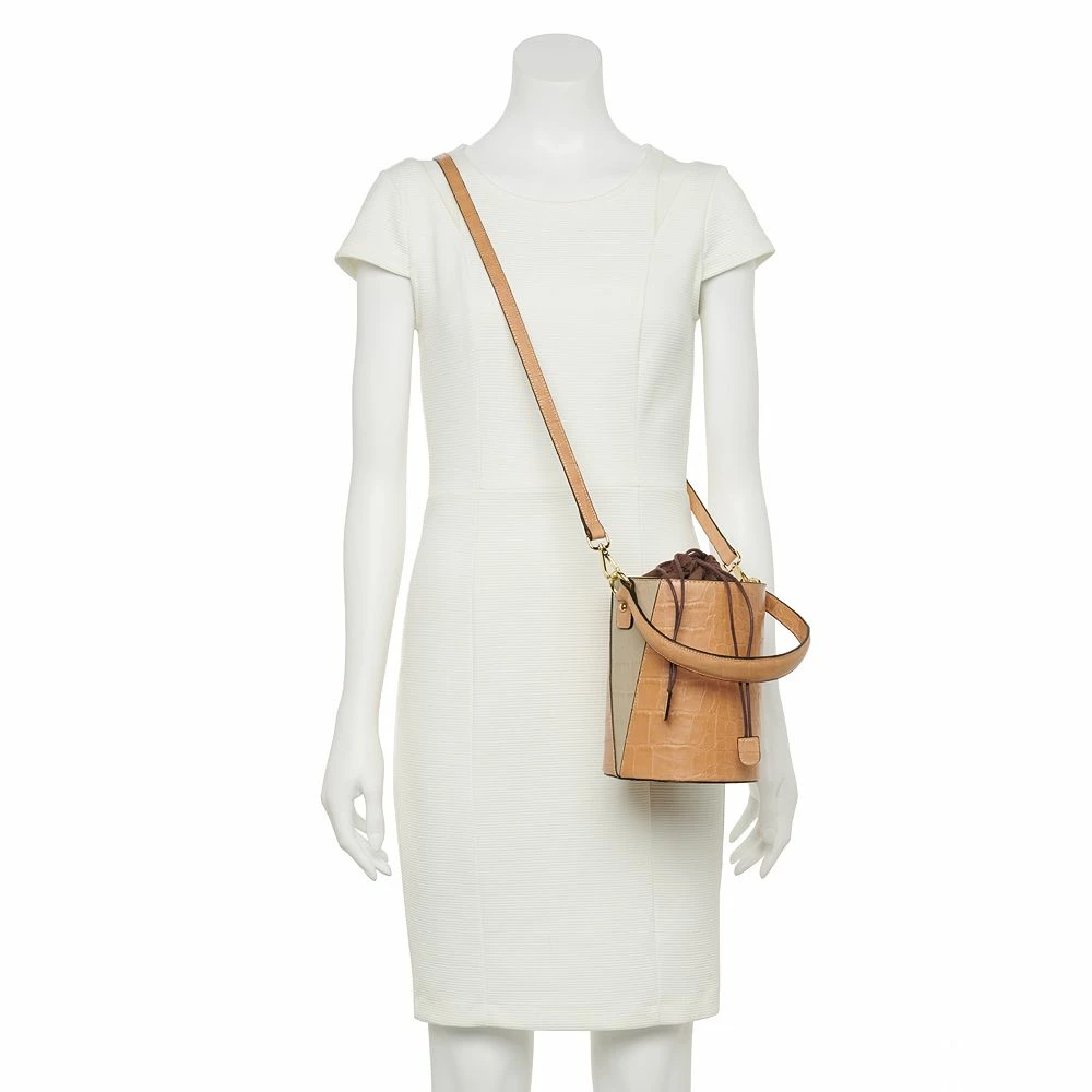 AmeriLeather Brenna Cylinder Crossbody Bag 6 AmeriLeather Brenna Cylinder Crossbody Bag - Image 4